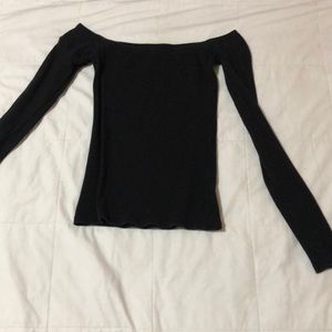 Slim Tee. Off the shoulders top